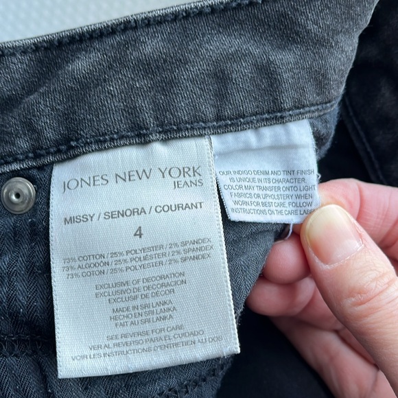Jones New York Jeans / Park Avenue Curvy / Size 4 - Picture 10 of 14